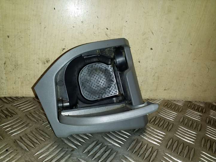 Nissan X-Trail T31 (2007 - 2014)  68431JG00A Передний держатель чашки