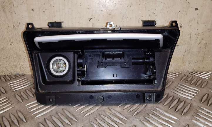BMW X3 E83 (2003 - 2010)  51163411707 Пепельница
