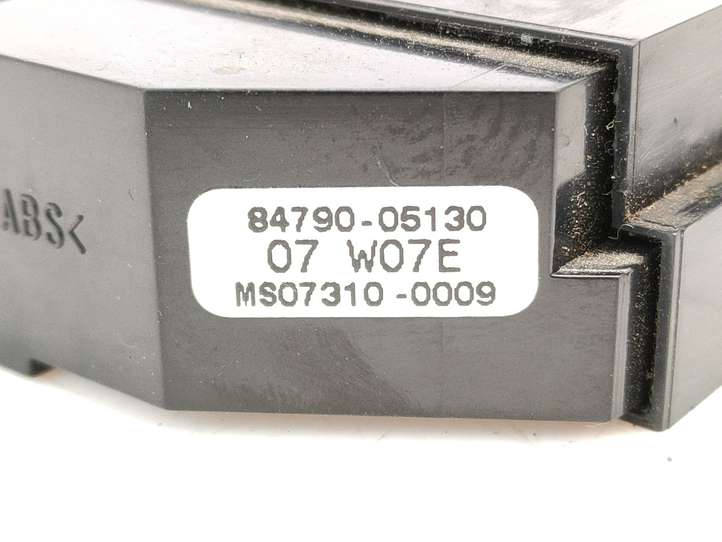 Toyota Avensis T250 (2006 - 2009)  8479005130 Включатель обогрева стекла с помощью электричества