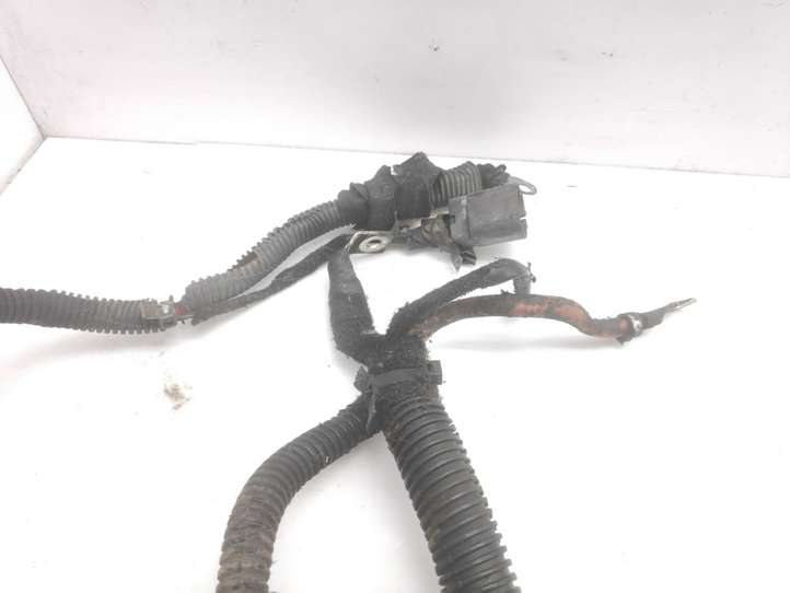 Opel Astra (2004 - 2009)  55561063 Узел подключения плюсовых проводов