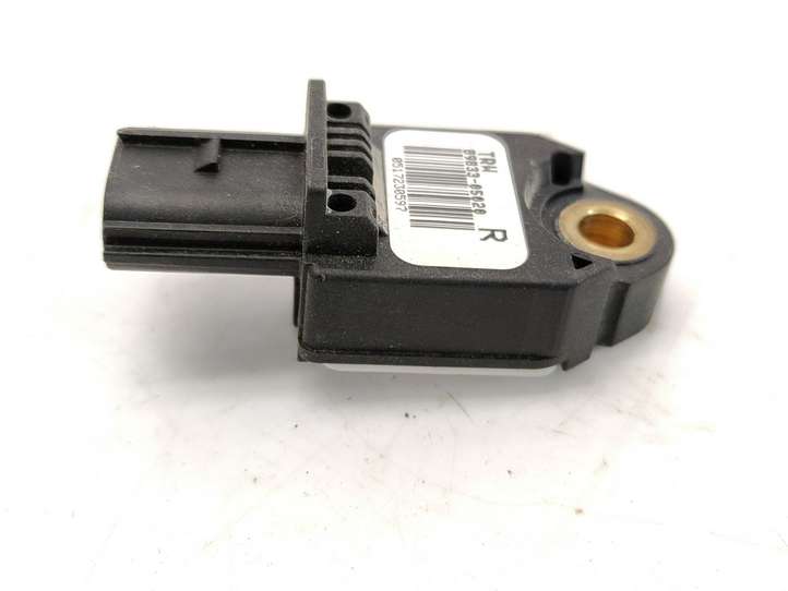Toyota Avensis T250 (2006 - 2009)  8983305020 Датчик удара надувных подушек