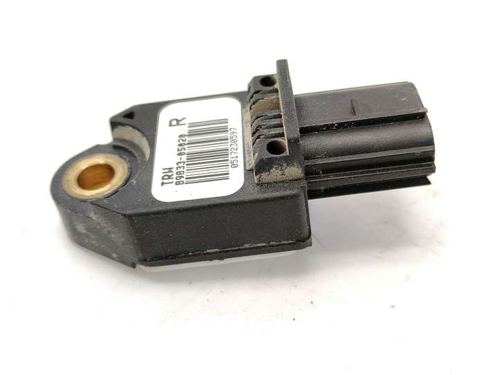 Toyota Avensis T250 (2006 - 2009)  8983305020 Датчик удара надувных подушек