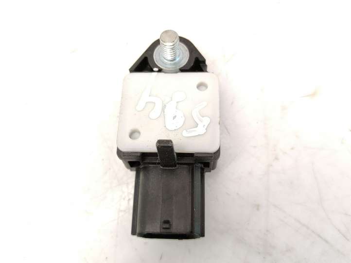 Toyota Avensis T250 (2006 - 2009)  8983102020 Датчик удара надувных подушек