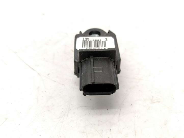 Toyota Avensis T250 (2006 - 2009)  8983102020 Датчик удара надувных подушек