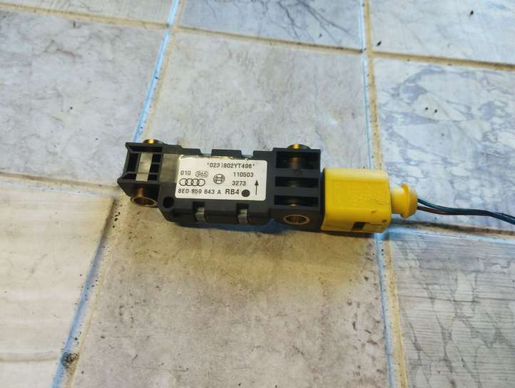 Audi A4 (2000 - 2006)  8E0959643A Датчик удара надувных подушек