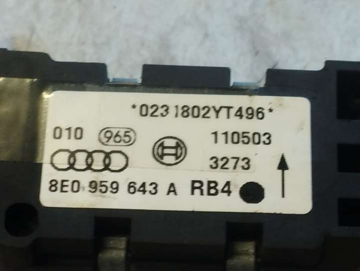 Audi A4 (2000 - 2006)  8E0959643A Датчик удара надувных подушек