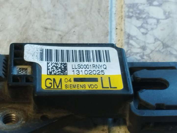 Opel Signum (2002 - 2008)  13102025 Датчик удара надувных подушек