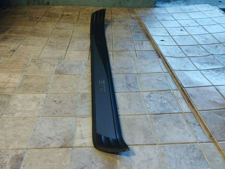 BMW 5 E60 E61 (2004 - 2010)  51477034304 Отделка переднего порога (внутренняя)