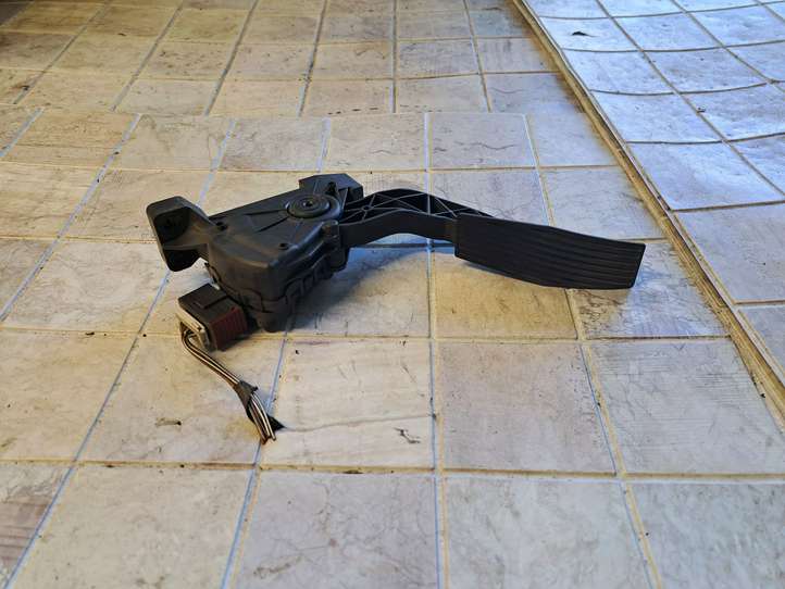 Opel Vectra (2005 - 2009)  9186724 Педаль акселератора