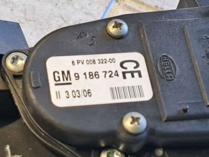 Opel Vectra (2005 - 2009)  9186724 Педаль акселератора