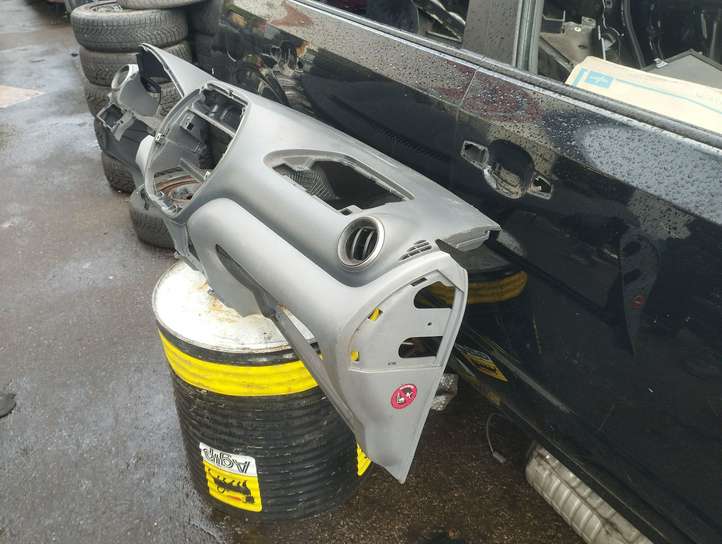 Toyota RAV 4 (XA20) (2000 - 2005)  5530142080 Панель
