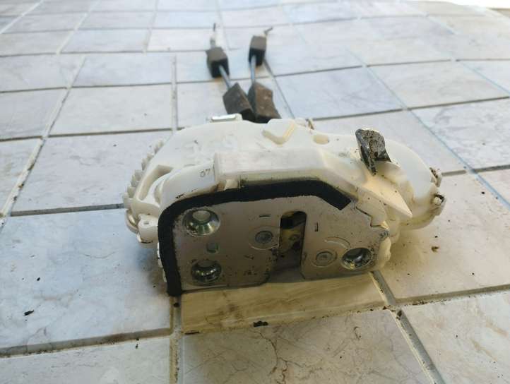 Honda CR-V (2006 - 2009)  72611SWAG1 Замок задней двери
