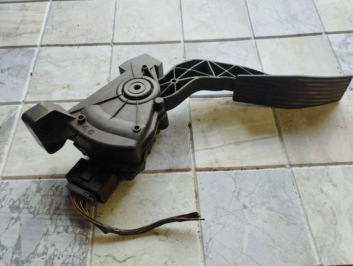 Opel Vectra (2002 - 2005)  9186724 Педаль акселератора