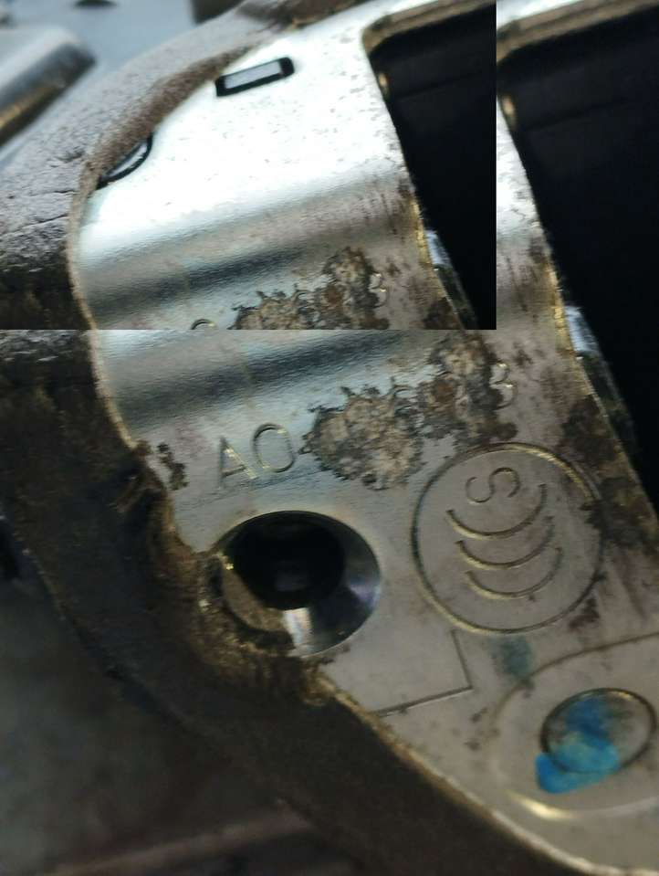 Toyota Corolla Verso AR10 (2004 - 2009)  A046693 Замок задней двери