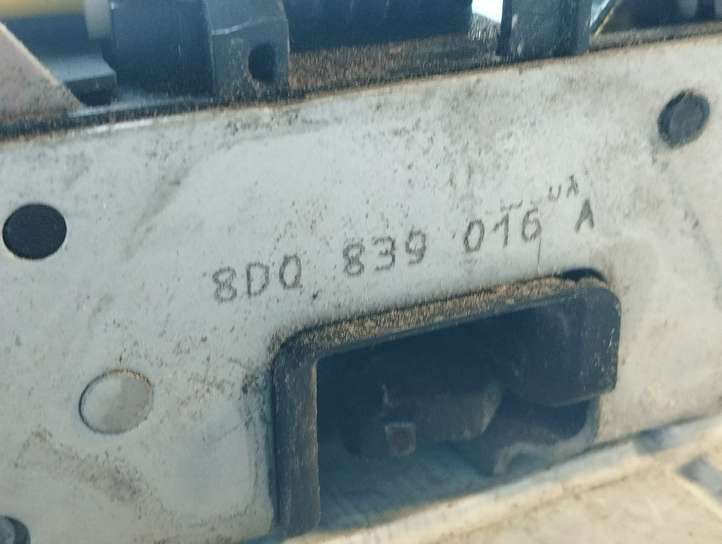 Audi A4 (1999 - 2001)  8D0839016A Замок задней двери