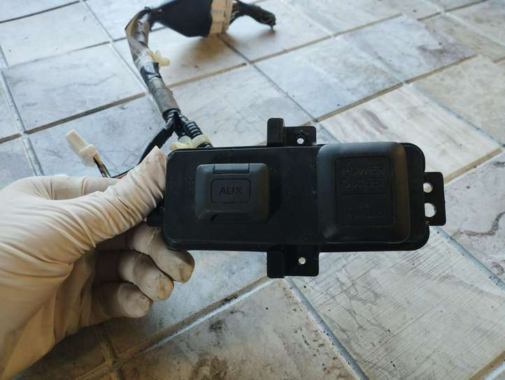 Honda CR-V (2006 - 2009)  83416SWAU310M1 Разъем AUX