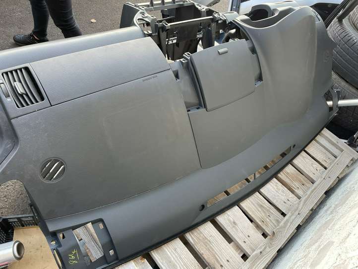 Toyota Corolla Verso AR10 (2004 - 2009)  553030F010 Панель