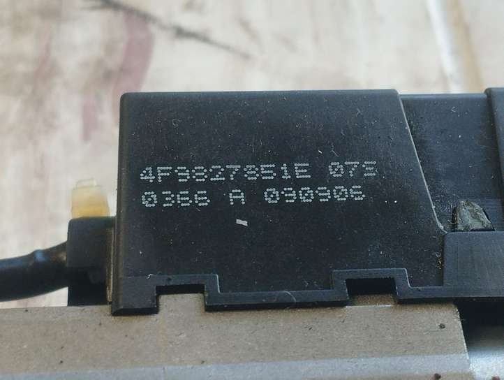 Audi A6 (2004 - 2008)  404969 Притягиватель задней крышки