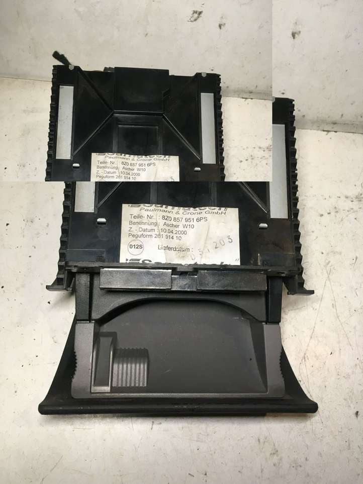 Audi A2 (1999 - 2007)  8Z0857951 Пепельница