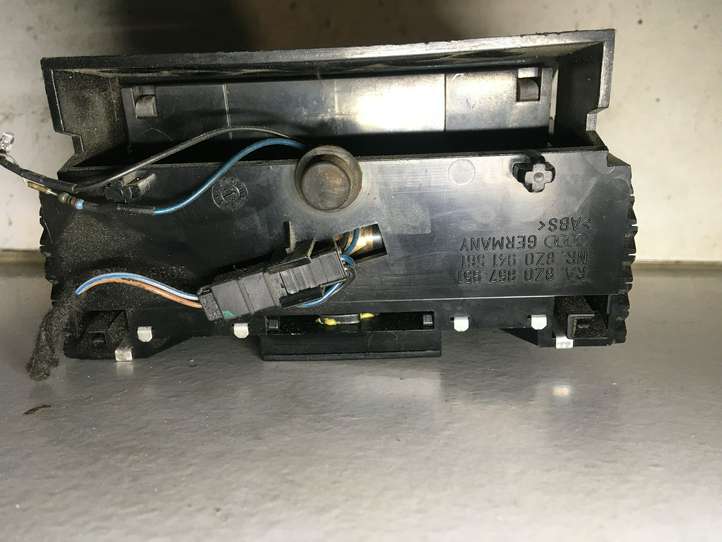 Audi A2 (1999 - 2007)  8Z0857951 Пепельница
