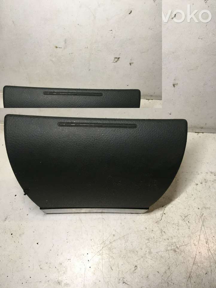 Audi A2 (1999 - 2007)  8Z0857951 Пепельница