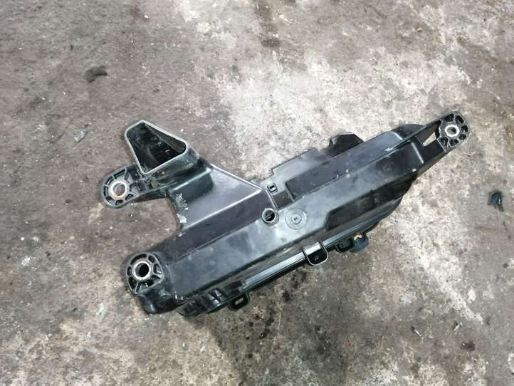 Lexus GS 300 350 430 450h (2004 - 2007)  7154712030 Ящик предохранителей (комплект)