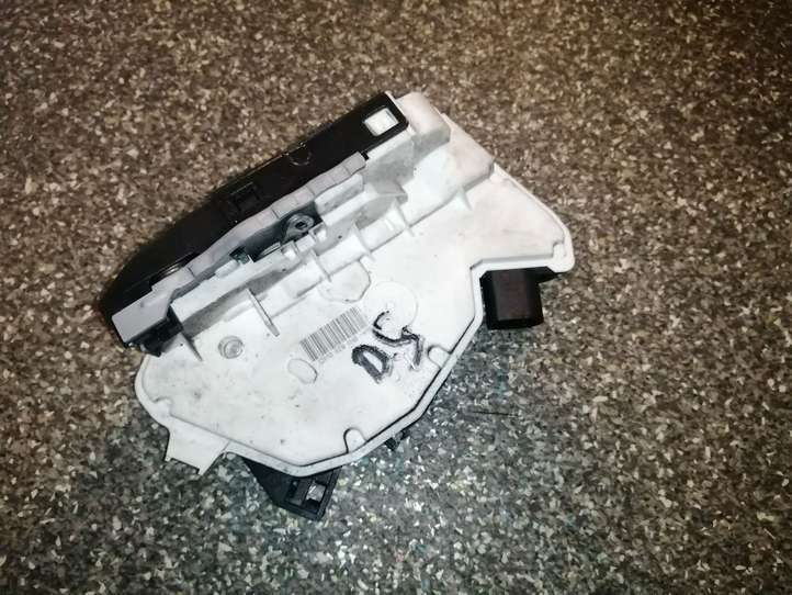 Volkswagen Tiguan (2007 - 2011)  5N0839016D Замок задней двери