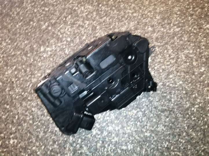 Volkswagen Tiguan (2007 - 2011)  5N0839016D Замок задней двери