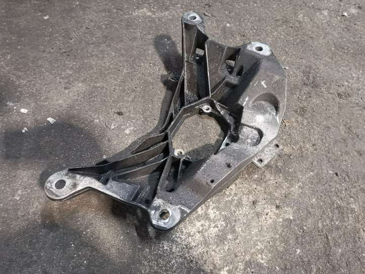 Audi Q5 (2012 - 2017)  4H0399263 Кронштейн