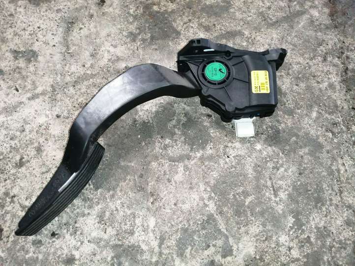 Opel Mokka X (2016 - 2019)  95087911 Педаль акселератора