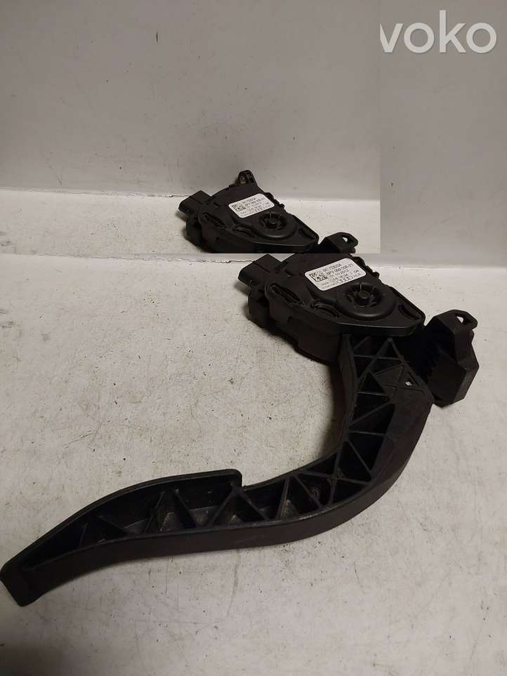 Audi A4 (2011 - 2015)  8K1723523A Педаль акселератора