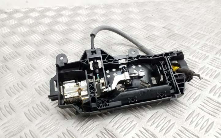 Audi A4 (2015 - 2019)  8W0837811A Кронштейн
