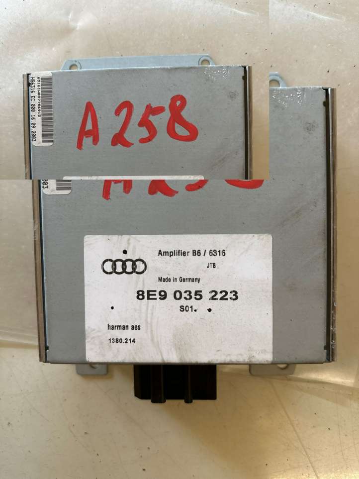 Audi A4 (2004 - 2009)  8E9035223 Звукоусилитель