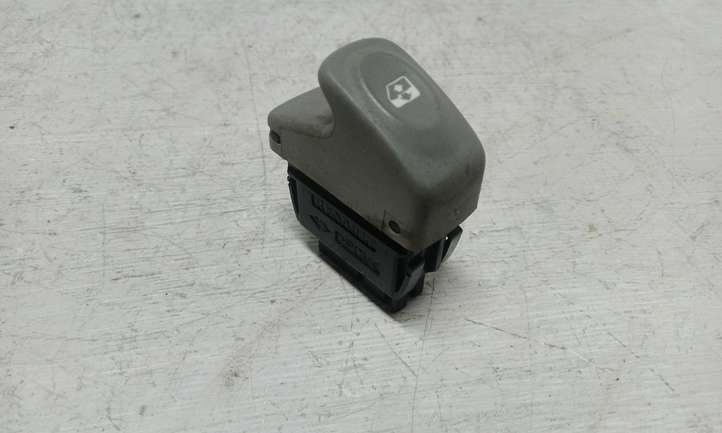 Renault Twingo I (1999 - 2006)  24361 Кнопка стеклоподъемников