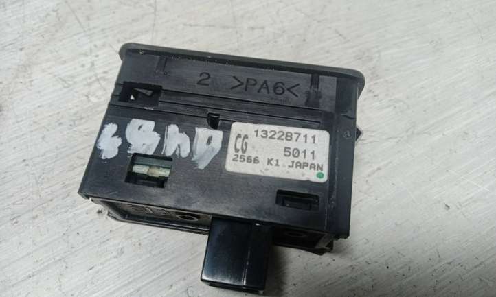 Opel Astra (2004 - 2009)  13228711 Кнопка стеклоподъемников