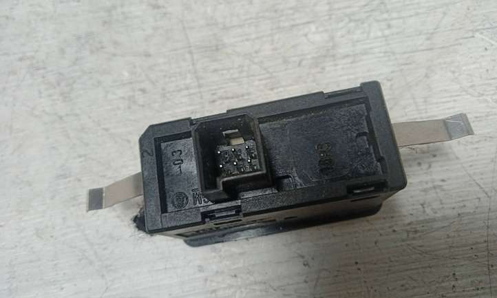 Opel Zafira (2003 - 2006)  13197131 Кнопка стеклоподъемников