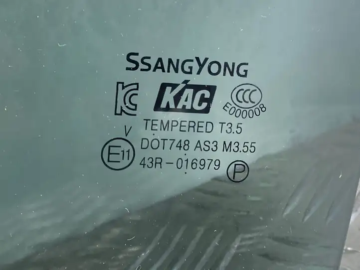 SsangYong Korando (2017 - ) Стекло задней двери — фото 2