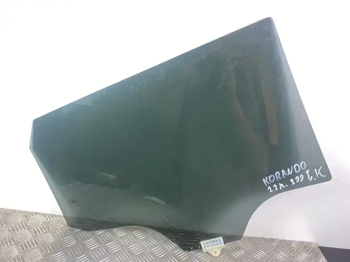 SsangYong Korando (2017 - ) Стекло задней двери — фото 3