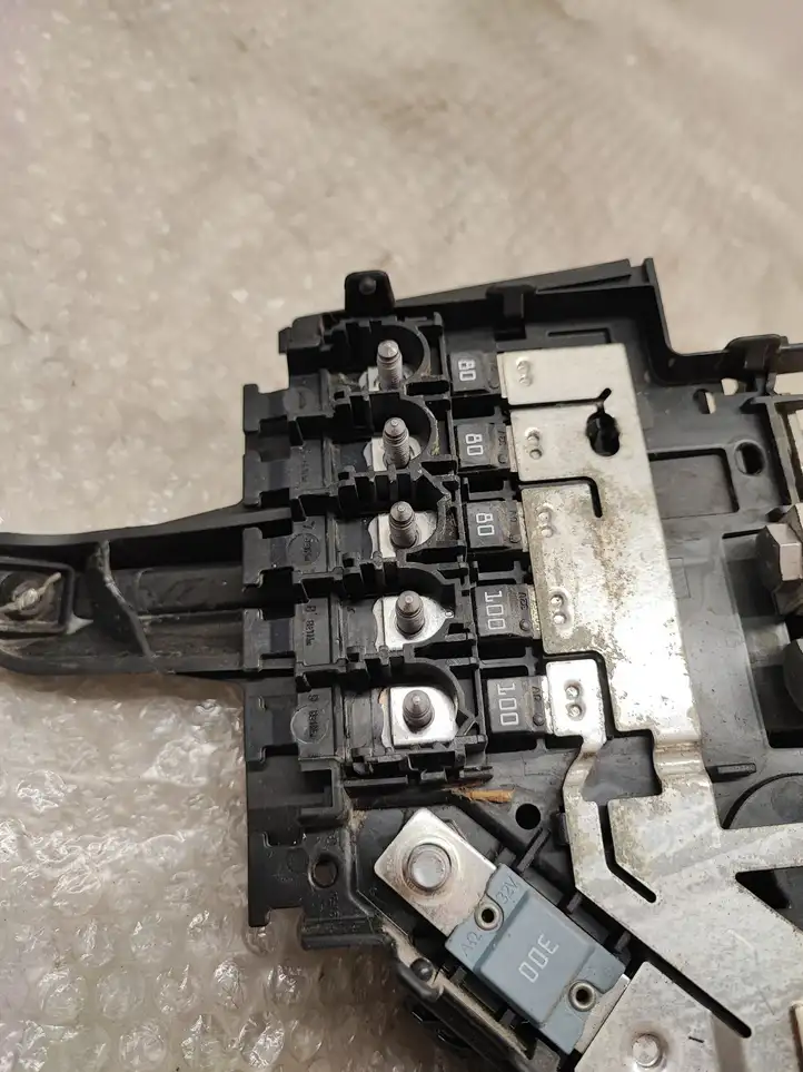 Mercedes-Benz E W238 (2017 - ) A2135403839 Блок предохранителей — фото 5