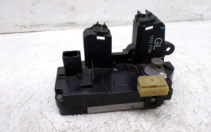 Opel Vectra (2002 - 2005)  13157759 Замок задней двери