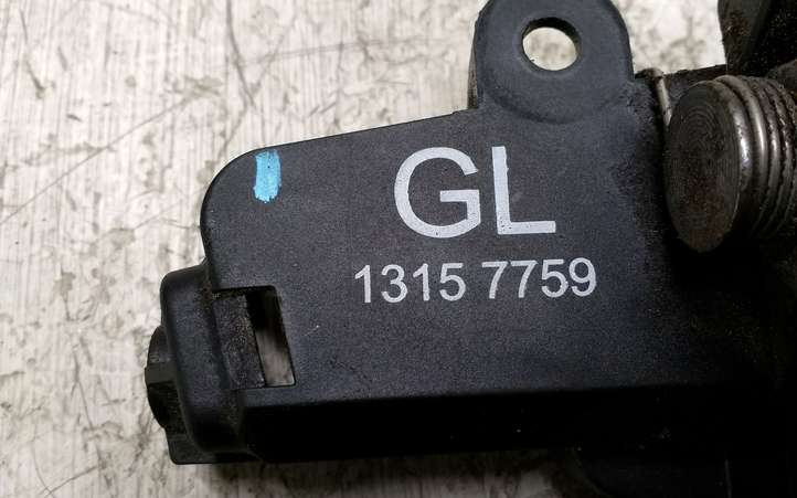 Opel Vectra (2002 - 2005)  13157759 Замок задней двери