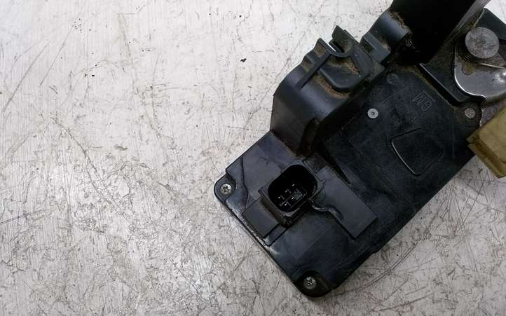 Opel Vectra (2002 - 2005)  13157759 Замок задней двери