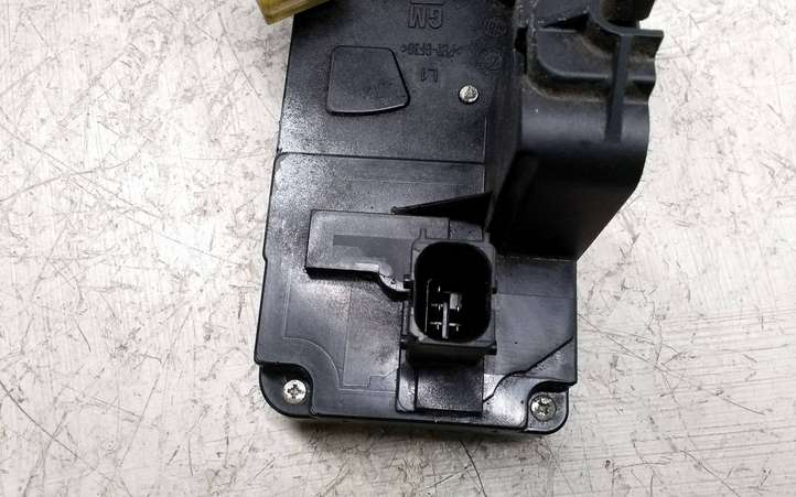 Opel Vectra (2002 - 2005)  13157758 Замок задней двери