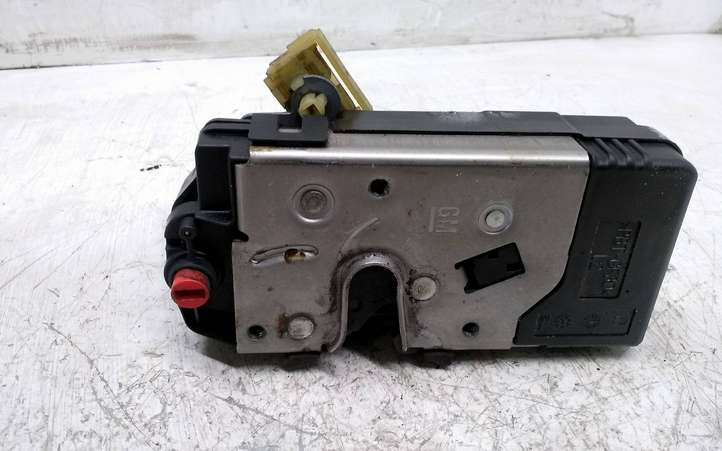 Opel Vectra (2002 - 2005)  13157758 Замок задней двери