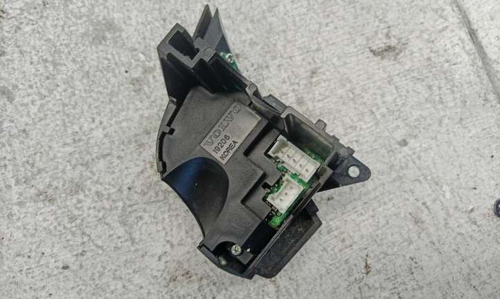 Volvo XC90 (2002 - 2006)  30710266 Кнопки рулевого колеса