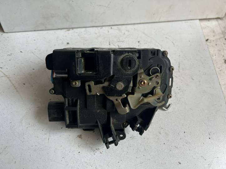 Audi A6 (2001 - 2004)  4B0839015G Замок задней двери