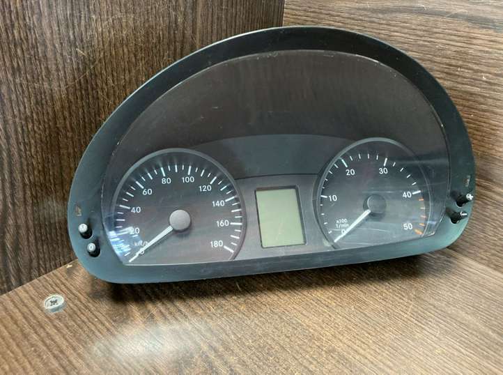 Mercedes-Benz Sprinter W906 (2006 - 2018)  9069002200 Спидометр (приборный щиток)