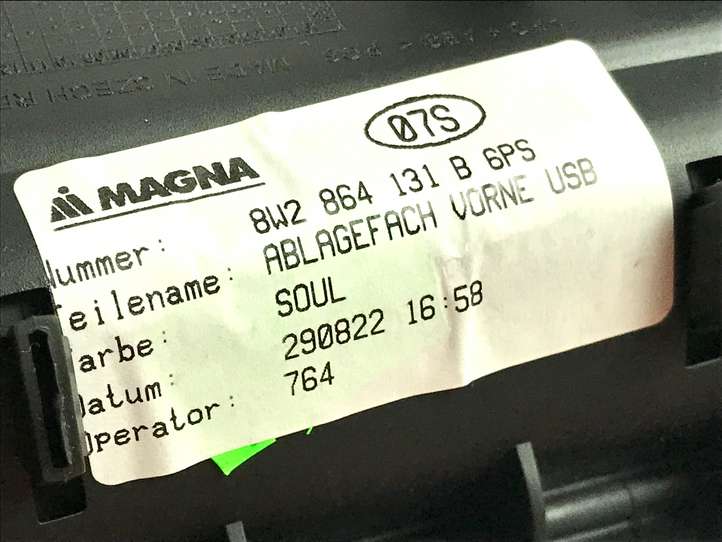 Audi A4 (2019 - )  8W2864131B Разъем USB