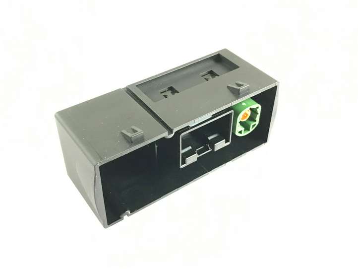 Audi A3/S3 8V (2012 - 2016)  8V0035736 Разъем AUX