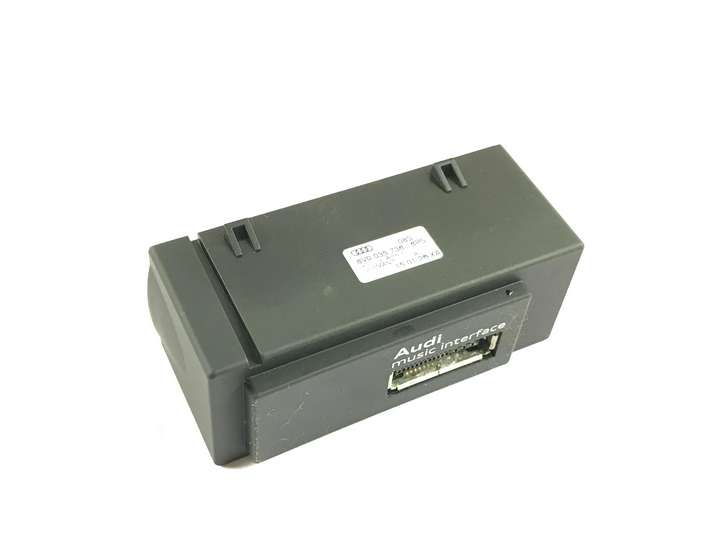 Audi A3/S3 8V (2012 - 2016)  8V0035736 Разъем AUX